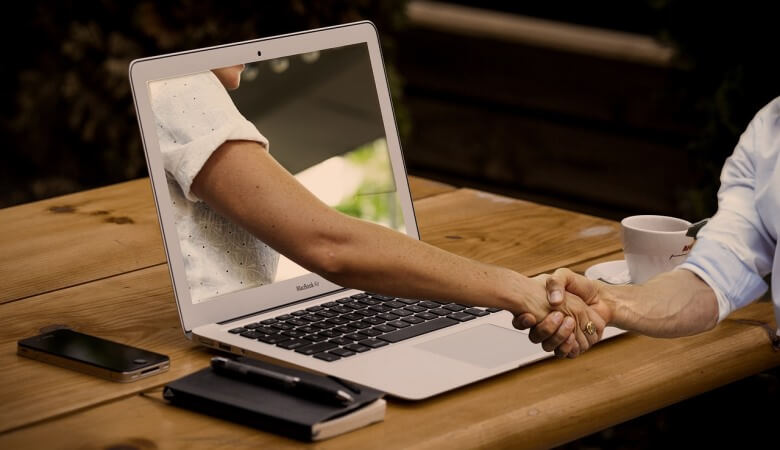 Keep in touch with customers Keep in touch with customers